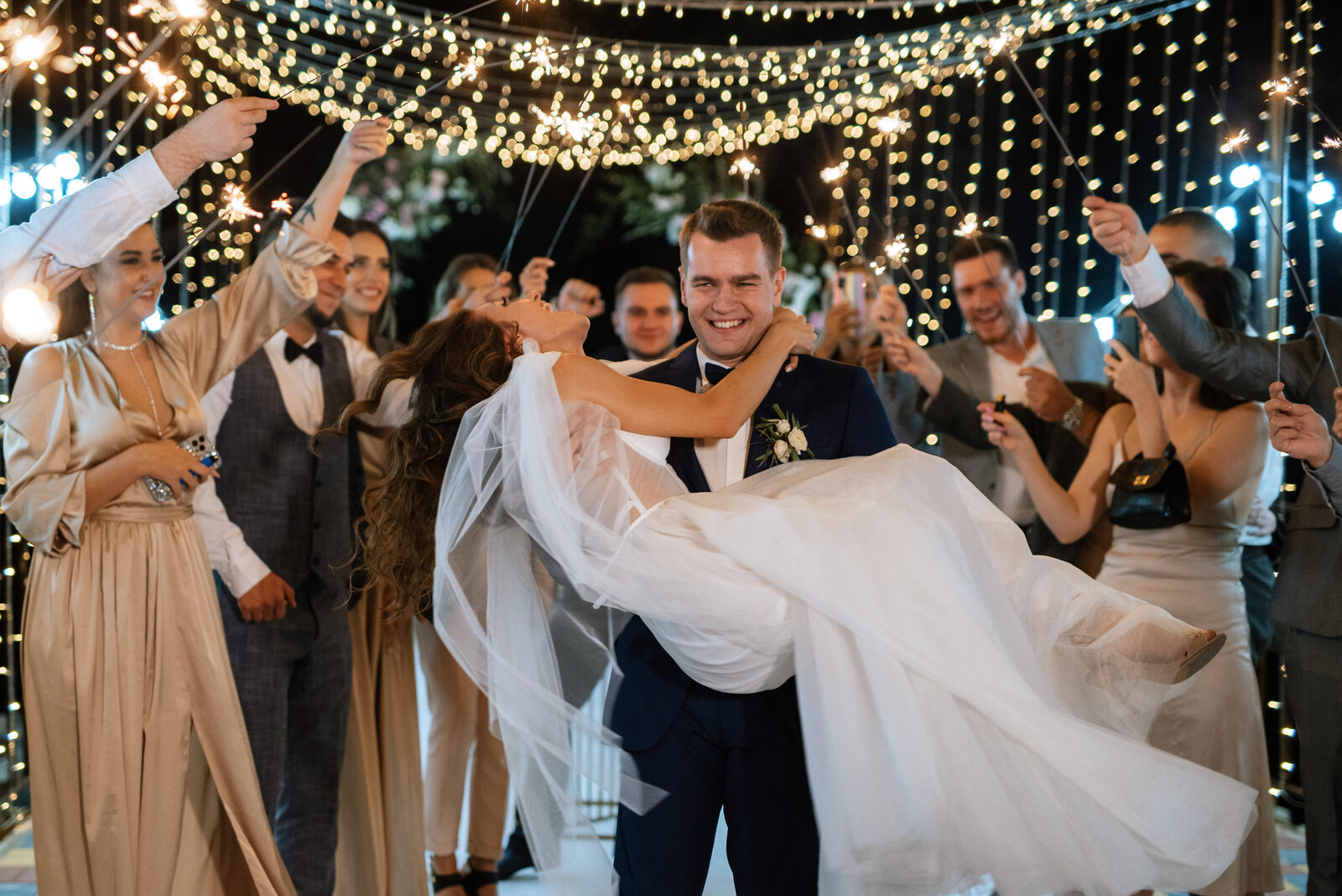 100 beste Hochzeitssongs für die Party: die Liste, die jede Tanzfläche füllt