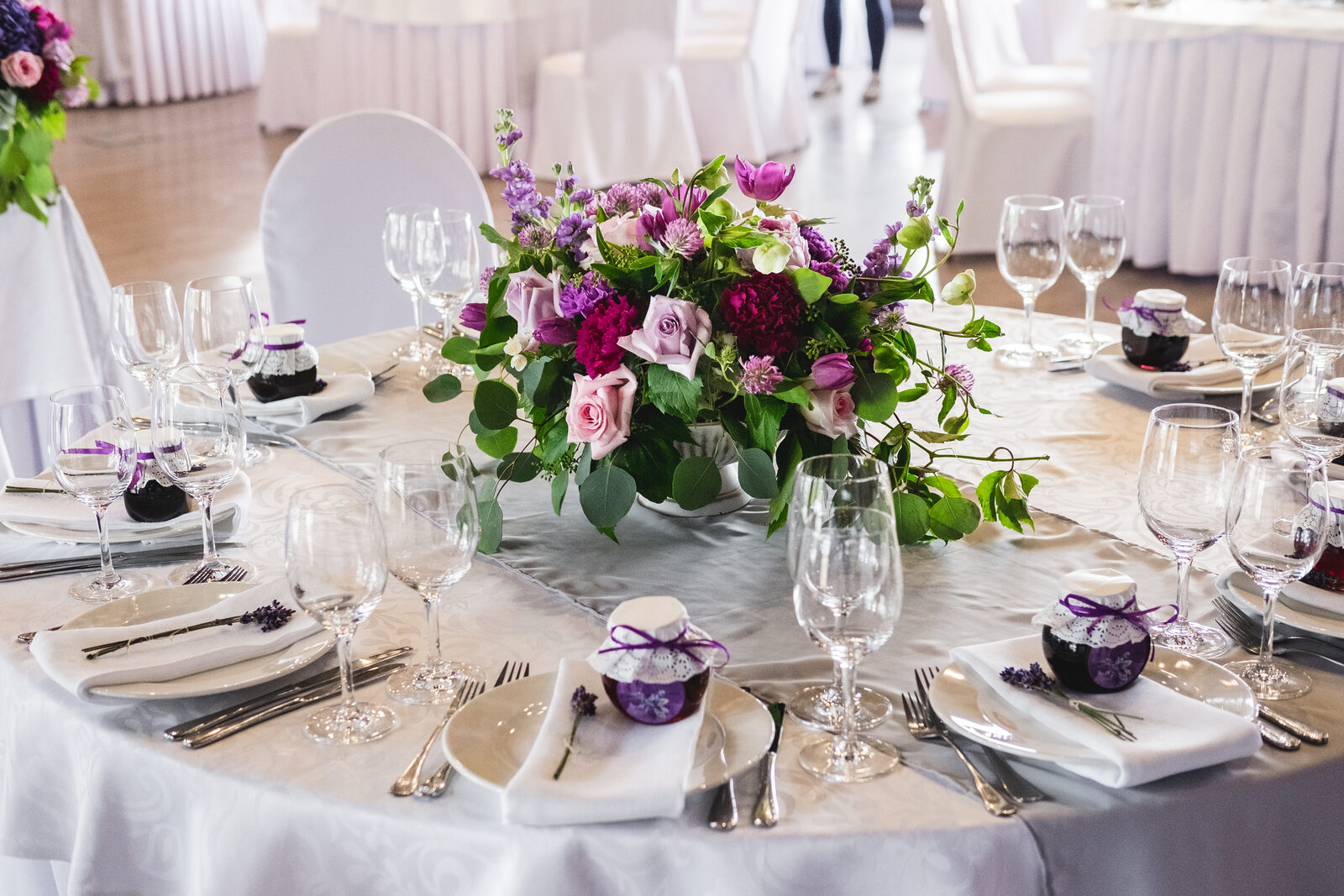 Günstig heiraten: Was der Wochentag und die Nebensaison wirklich sparen
