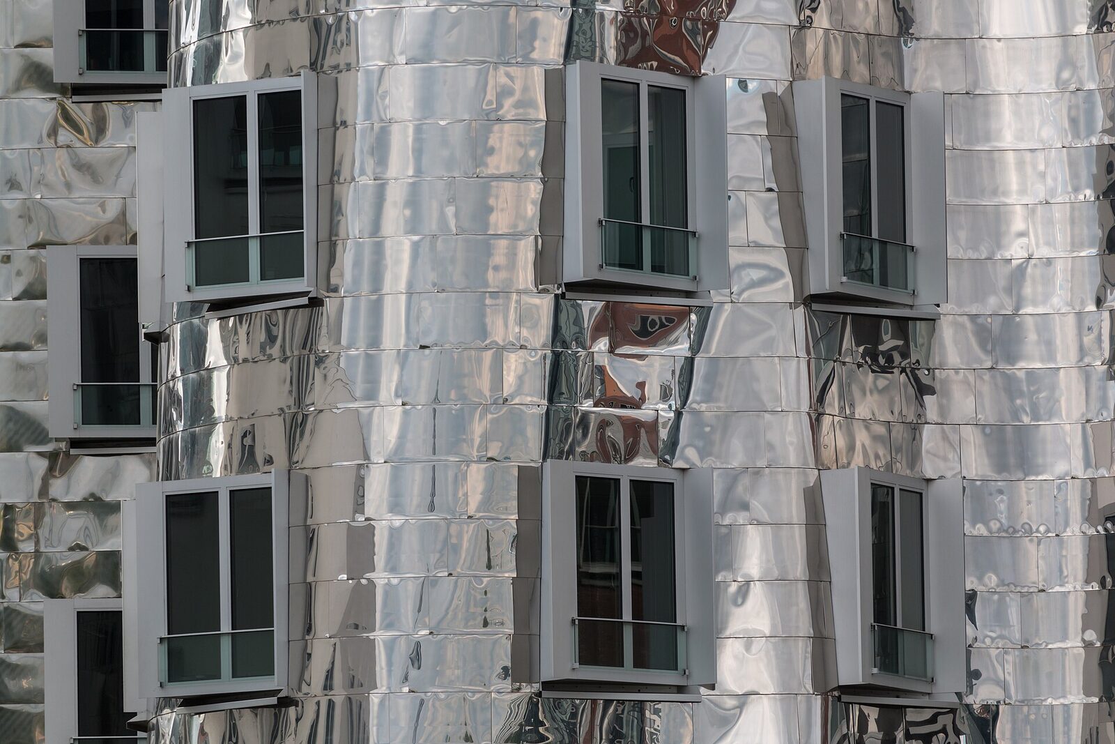 Heiraten im Medienhafen Düsseldorf: urban, stylish, mit Skyline