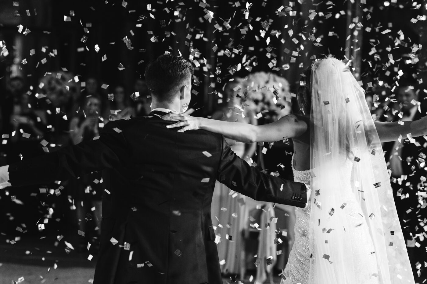 Volle Tanzfläche bei der Hochzeitsparty
