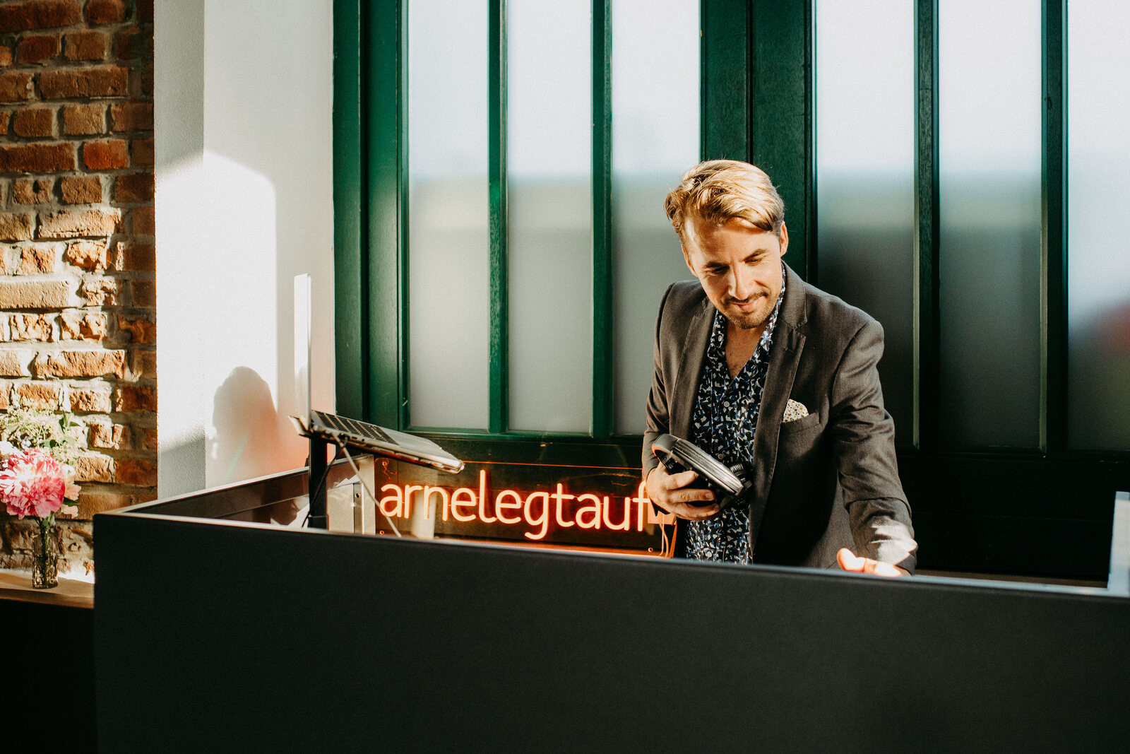 Trauung und DJ aus einer Hand in Düsseldorf - warum das funktioniert