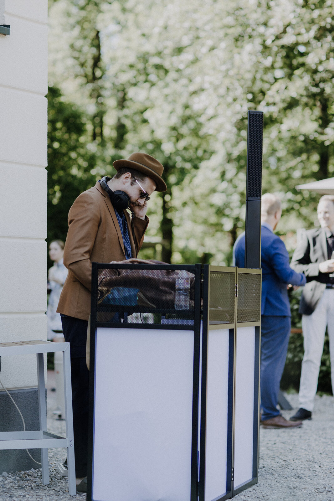 Wann solltet ihr euren Hochzeits-DJ buchen?